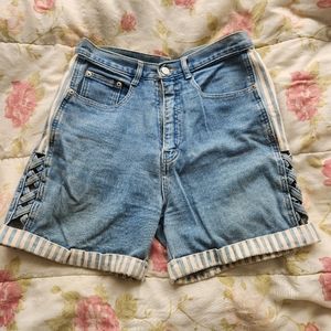 Vintage 90s High Waisted Jean Shorts size S